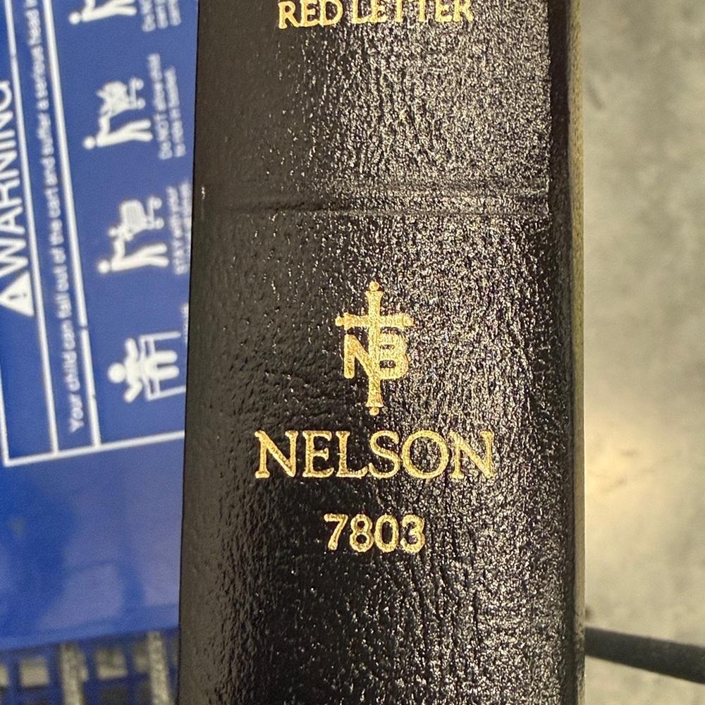 HOLY. BIBLE giant print red letter excellent condition by Thomas Nelson. - Picture 4 of 6